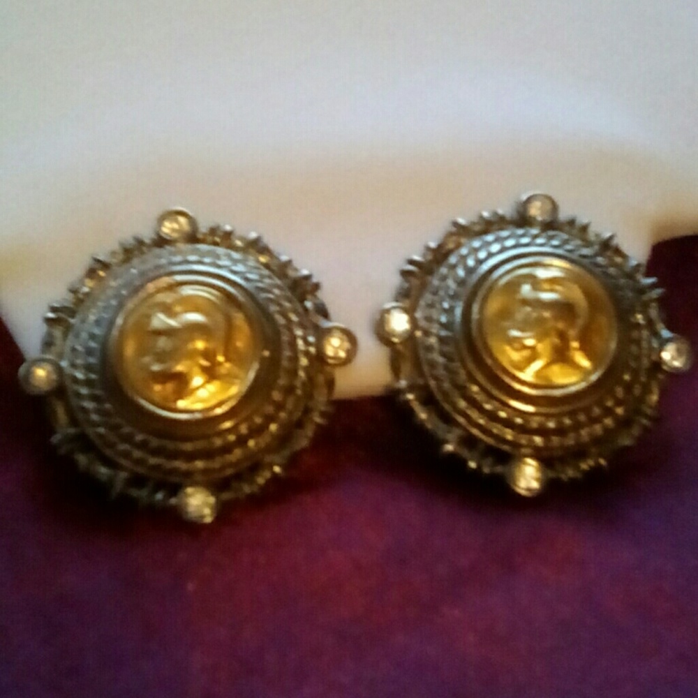 Earrings - Picture 2 of 4